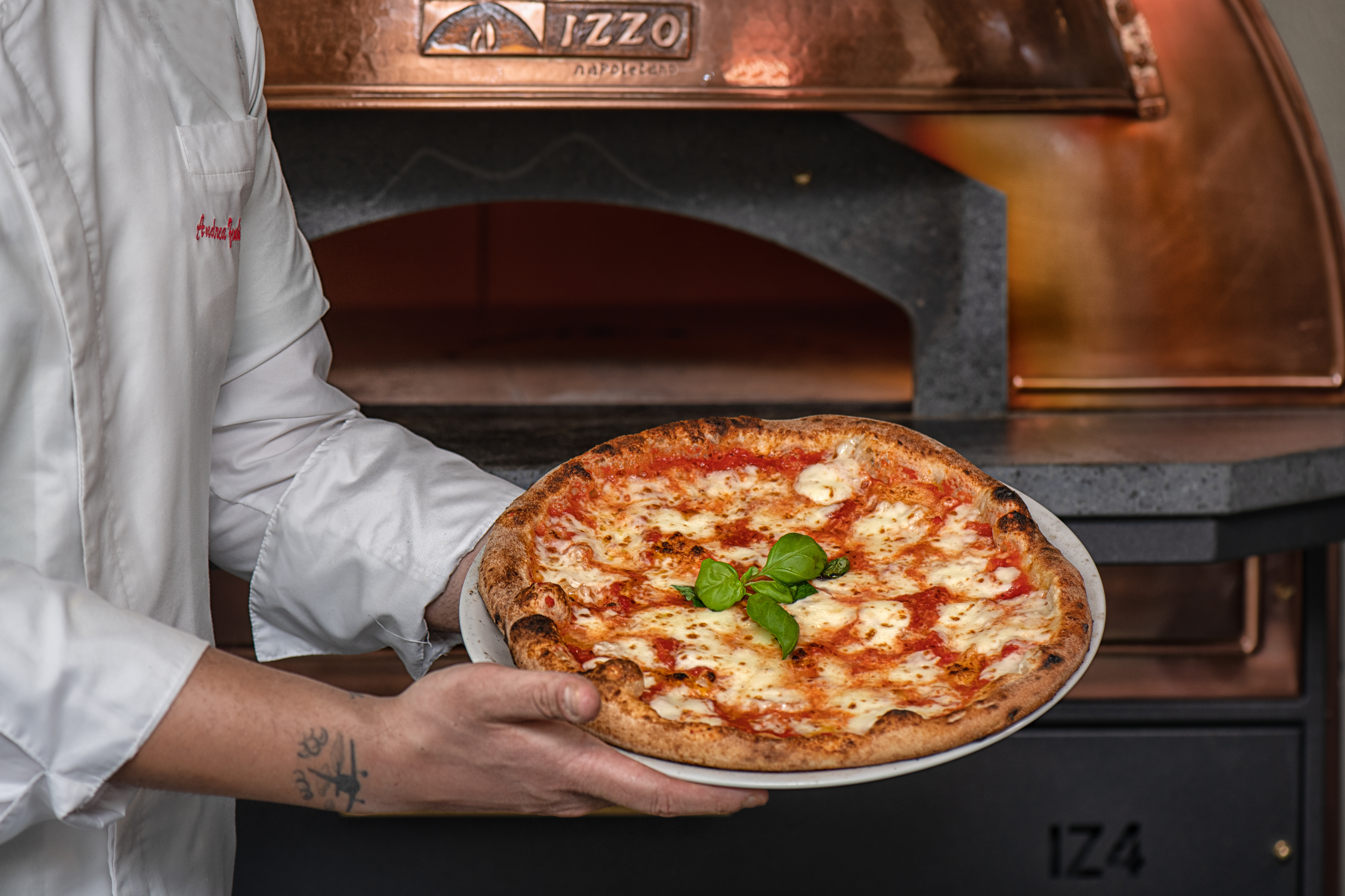 Pizza frisch aus dem Ofen