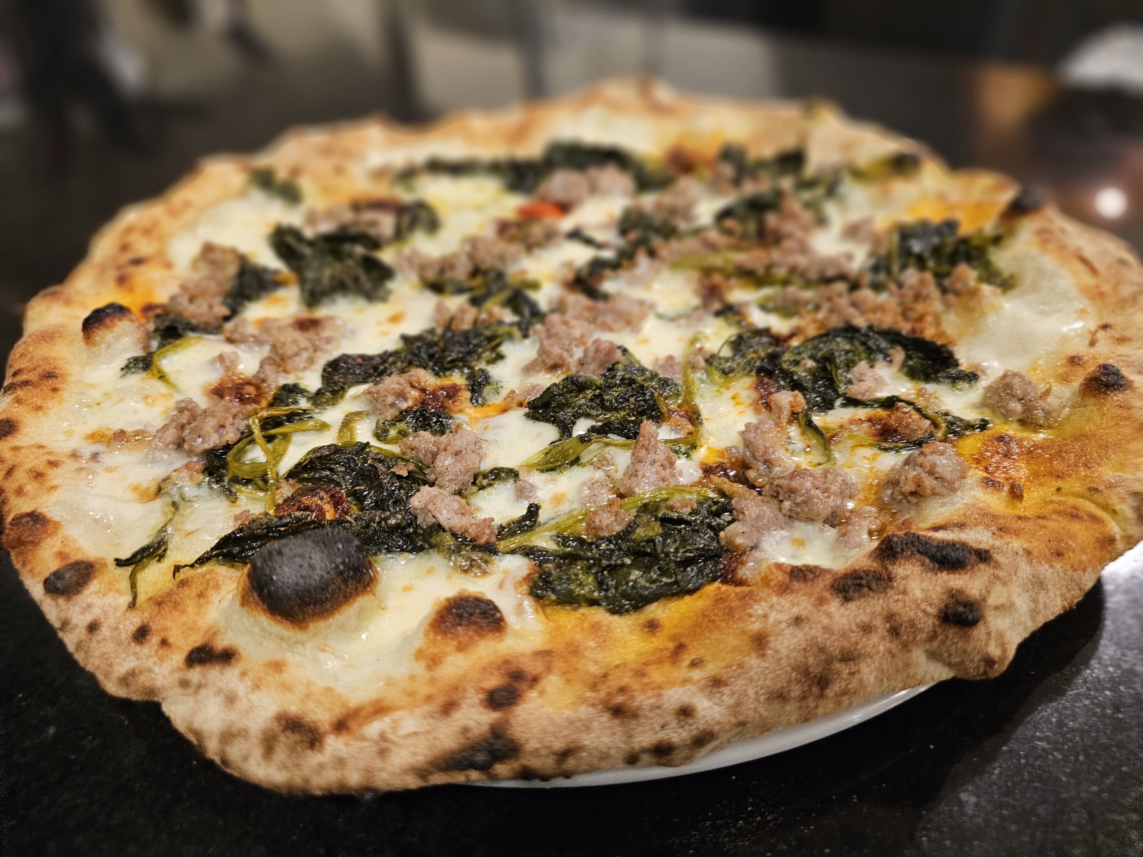 Pizza von Antica Napoli