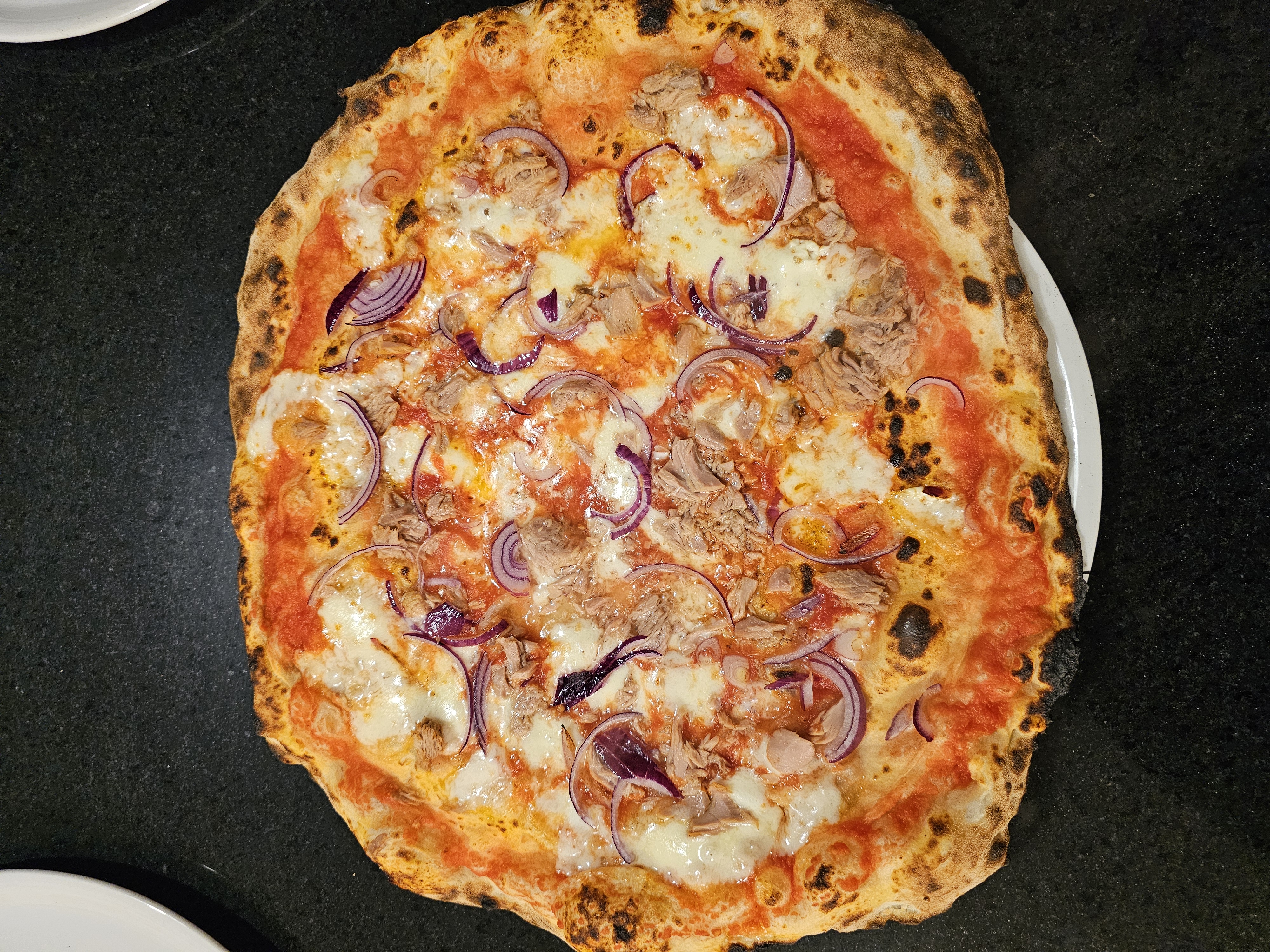 Pizza von Antica Napoli